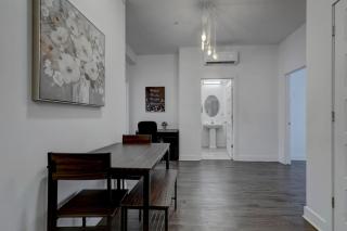 Large Suite in Downtown Montreal - Montreal - 4
