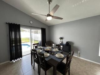 4 bed pool home close to Disney - 2