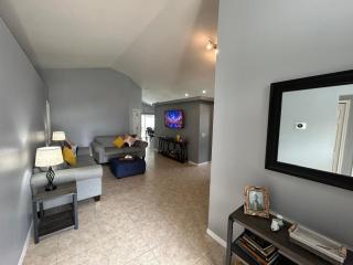 4 bed pool home close to Disney - 1