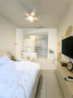 Bukit Indah Skytree Comfort Creamy Studio Apartment - Johor Bahru - 0