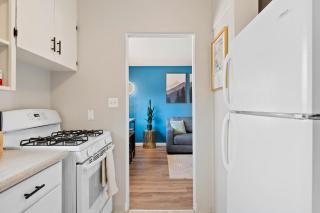 10 min Red Rocks FAMILY FRIENDLY with Bike Storage - 3