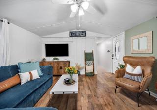 Hot Tub, Fire pit & Pet-friendly Riverside Retreat - New Braunfels - 8