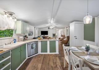 Hot Tub, Fire pit & Pet-friendly Riverside Retreat - New Braunfels - 3