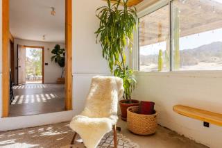 Navigate Stays retreat W Hot Tub Bobs Homestead - Joshua Tree - 2