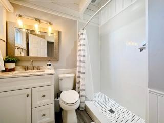 3BR Canal Front Getaway Near Fenwick Walk to Beach with Dock and Kayaks - 7