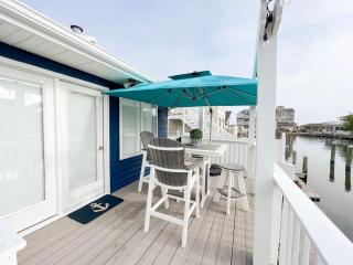 3BR Canal Front Getaway Near Fenwick Walk to Beach with Dock and Kayaks - 6