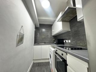 Beautiful Two Bedroom Apartment Edgware Road - London - 6