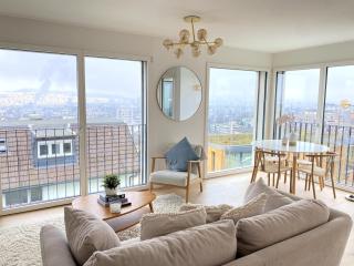 Top apartment with stunning views- 15 min Zurich HB- Self Check-in - Zurich - 0