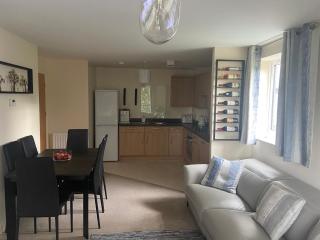 Lake Court - Royal Tunbridge Wells - 9