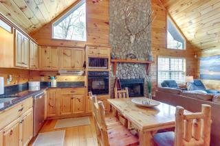 Hot Tub, Fire Pit and Game Room Blue Ridge Cabin - Blue Ridge - 3