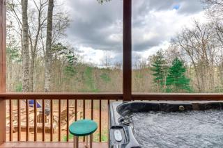Hot Tub, Fire Pit and Game Room Blue Ridge Cabin - Blue Ridge - 0