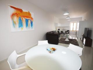 V86 - 2 Bedroom MD Sliema Shorestay - 8