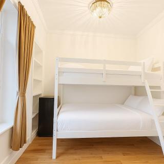 Hotel Charles-Alexandre - Par Aneyro - 1