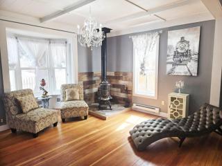 Historic 4 bedroom Victorian Home in Downtown Georgetown - 1
