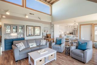 Idyllic Coastal Haven - Whale Watch in Depoe Bay! - 8