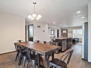 7 min to Gonzaga Stadium, Wd, Private Prkg - Spokane - 2