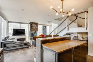 Road America Retreat Modern Villa with Garage! - Elkhart Lake - 2