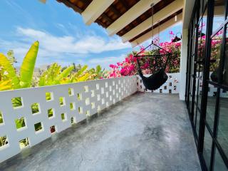 HUGE Suite!! King Bed, Air Conditioning, Pool, Fast Wifi - Sol at Casa Calavera - San Francisco - 7