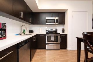 Large 2 bedroom 2 bath In Hollywood - Los Angeles - 6