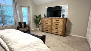 Spring Home, Sleeps 8, King Bed, Coffee Bar, Large Kitchen - Spring - 6