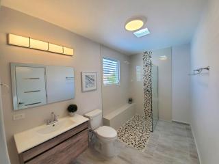 Private Isla Verde Beach Pool House Sleeps 26! - San Juan - 8