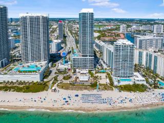 Beachfront Bliss W Ocean Views - Hollywood - 5