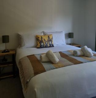 Hidden Acres- Deluxe Double Room - 9