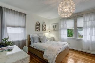 Happy Coastal Cottage for 6 - 8