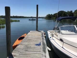 Waterfront Beach Cottage with Dock - Southampton - 9
