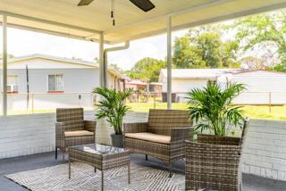 UnWind Bungalow for 6 - 9