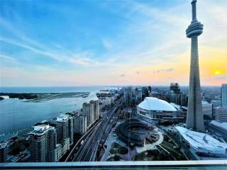 new MillionDollarView High Floor CN Tower LAKE - 0