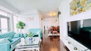 new MillionDollarView High Floor CN Tower LAKE - 2