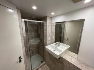 Tower Bridge King Bed En-suite with Parking and Balcony - Londra - 4