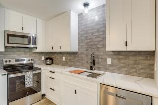 < 1 Mi to Main St & Amphitheater: Woodstock Home! - 1