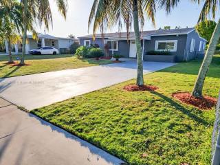 Centrally located Family-business Home - Homestead - 7