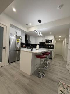 Maxti Guest Suite, Northwest Calgary - 1