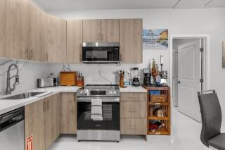 Charming 1 Bedroom Apartment - Homestead - 3