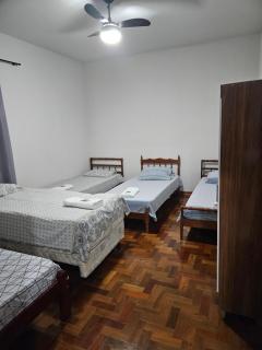 Casa familiar e espaçosa em Aparecida SP, com 3 quartos - Aparecida - 3