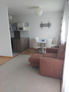 Newly Renovated - Stylish 3-Room Flat with Balcony - Central & Exklusive Parking Spot - Halle an der Saale - 5