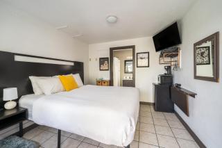 Riverwalk Inn - 9