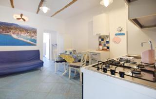 2 Bedroom Gorgeous Apartment In Scario - Scario - 8