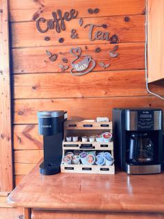 Cabin for groups getaway! Top Location, Grill, Wifi & Workstation, Hot Tub & Game Room - Pigeon Forge - 2