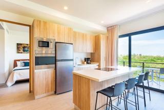 Oceanview 1-BR Beach Condo - Playa del Carmen - 3