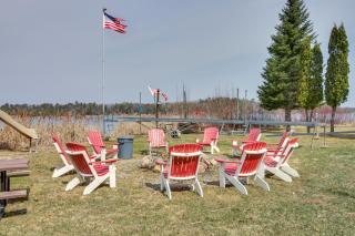 Lakefront Outing Home Private Dock and Volleyball! - Emily - 9