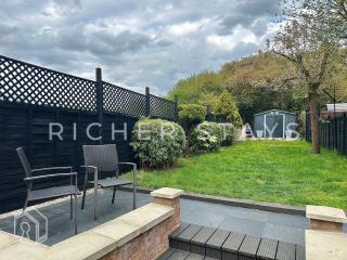 Designer 3BR Retreat, French Doors and Private Garden - Borehamwood - 3