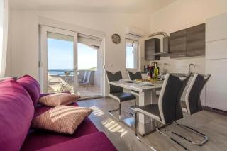Family friendly apartments with a swimming pool Razanj, Rogoznica - 24214 - Ražanj - 4