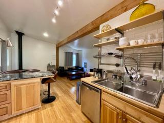 Comfy Studio near Trails & Beaches - - 2