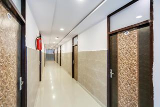 Hotel O Golden Stone - Ghaziabad - 9