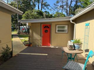 Nature Coast Inn & Cottages - Inglis - 8