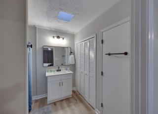 Forest acres retreat Ft Jackson Fully Renovated - Columbia - 4
